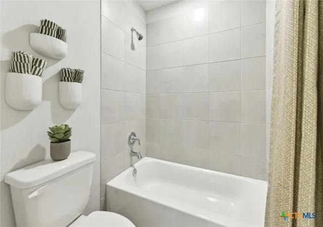 Photo 3 of Single family home for sale at 10932 Tallsalt Dr, Manor, TX 78653 | MLS# 624435 | Listing updated on 2026-09-04