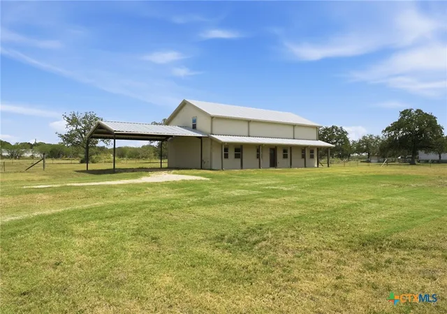 Photo 1 of Single family home for sale at 373 Cross Rd, Kingsbury, TX 78638 | MLS# 624286 | Listing updated on 2026-09-04