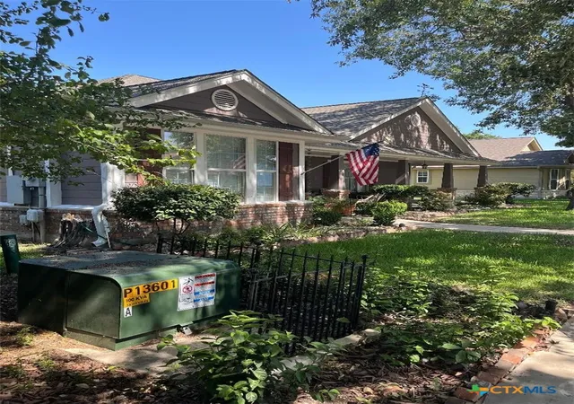 Photo 4 of Single family home for sale at 528 Jo Lynn Ln, New Braunfels, TX 78130 | MLS# 623268 | Listing updated on 2026-09-11