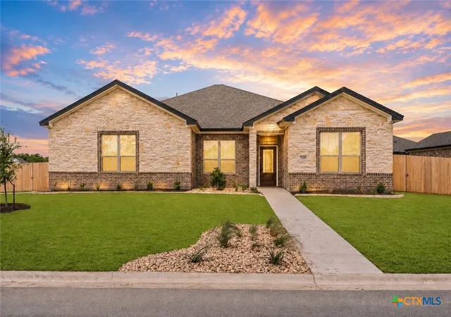 Single family home for sale at 126 Lasso Loop, Lorena, TX 76655 | MLS# 624425