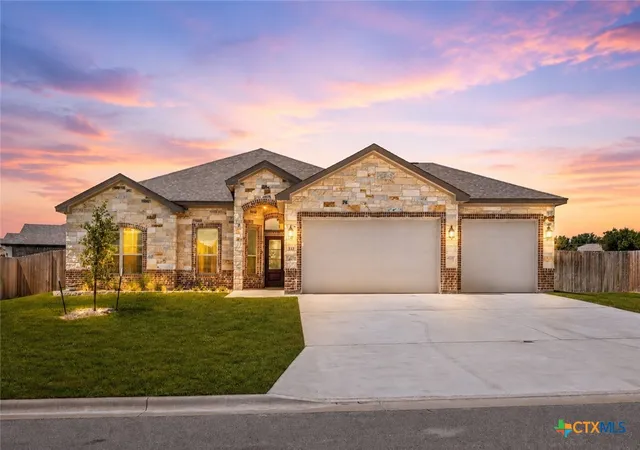 Single family home for sale at 132 Lasso Loop, Lorena, TX 76655 | MLS# 624451