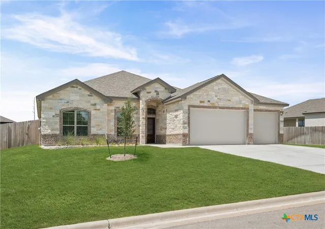 Photo 3 of Single family home for sale at 132 Lasso Loop, Lorena, TX 76655 | MLS# 624451 | Listing updated on 2026-09-08