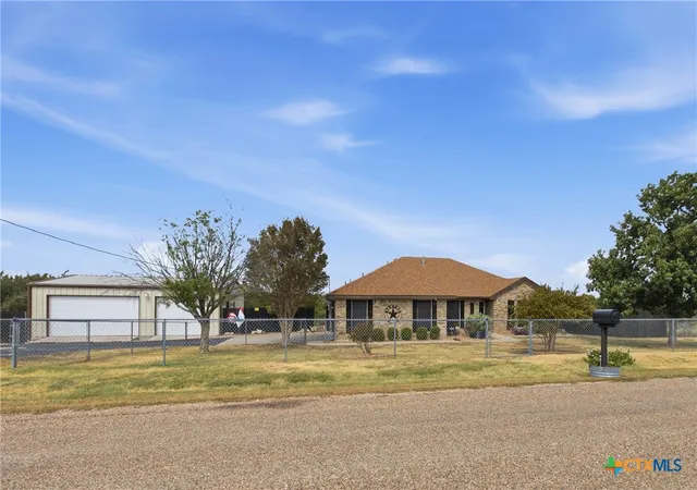 Photo 3 of Single family home for sale at 1015 Bluebonnet Dr, Copperas Cove, TX 76522 | MLS# 624417 | Listing updated on 2026-09-16