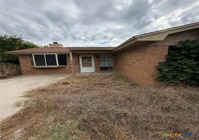 Photo 1 of Single family home for sale at 285 Pecos Ln, Kempner, TX 76539 | MLS# 624461 | Listing updated on 2026-09-07