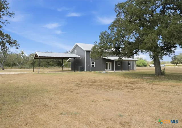 Photo 3 of Single family home for sale at 475 Cross Rd, Kingsbury, TX 78638 | MLS# 624450 | Listing updated on 2026-09-22
