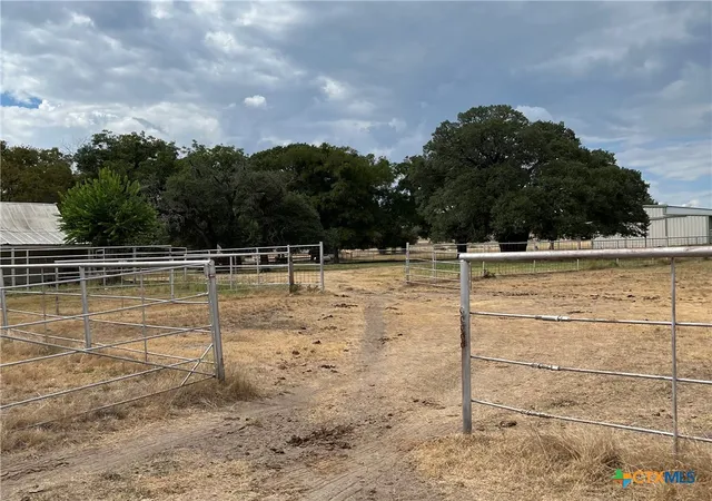Photo 3 of House for sale at 4009 N Highway 183, Lampasas, TX 76550 | MLS# 624296 | Listing updated on 2026-09-09
