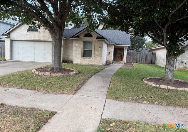 Photo 1 of Single family home for sale at 106 Amhurst St, Victoria, TX 77904 | MLS# 624395 | Listing updated on 2026-09-11