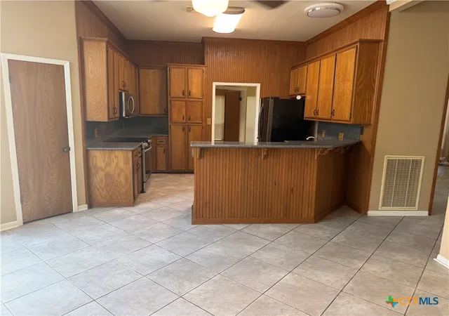 Photo 2 of Single family home for sale at 106 Amhurst St, Victoria, TX 77904 | MLS# 624395 | Listing updated on 2026-09-11