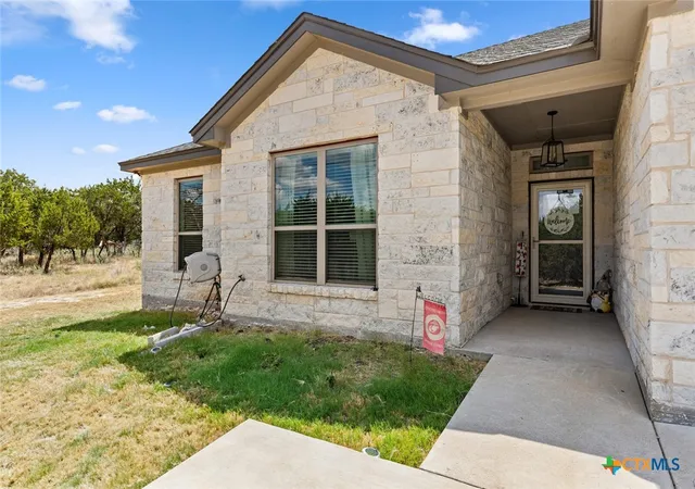 Photo 3 of Single family home for sale at 15987 Crockett Dr, Temple, TX 76502 | MLS# 624382 | Listing updated on 2026-09-30