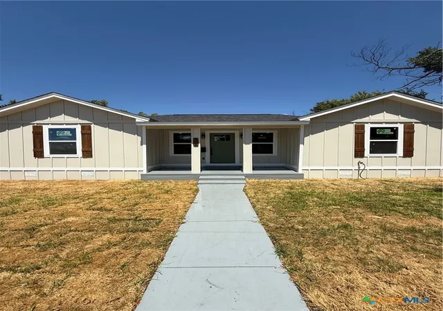 Photo 3 of Single family home for sale at 1110 W Calhoun Ave, Temple, TX 76504 | MLS# 622021 | Listing updated on 2026-09-17