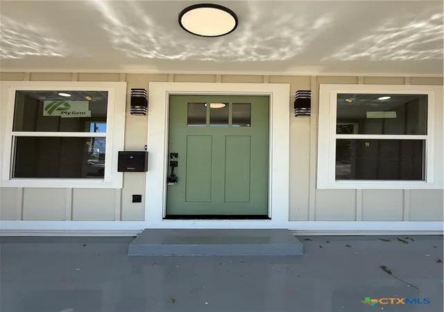 Photo 3 of Single family home for sale at 1110 W Calhoun Ave, Temple, TX 76504 | MLS# 622021 | Listing updated on 2026-09-17