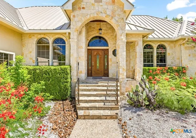 Photo 3 of Single family home for sale at 111 & 113 White Tail Dr, Boerne, TX 78006 | MLS# 622723 | Listing updated on 2026-09-08