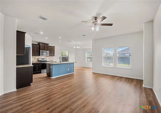 Photo 3 of Single family home for sale at 9400 Susan Dr, Killeen, TX 76542 | MLS# 624478 | Listing updated on 2026-09-15