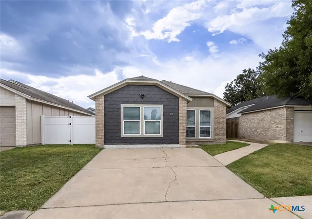 Photo 1 of Single family home for sale at 118 Waterford Dr, Victoria, TX 77901 | MLS# 624486 | Listing updated on 2026-09-08