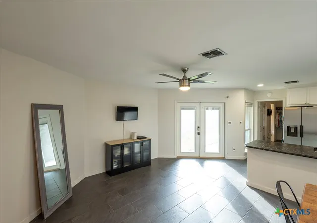 Photo 3 of Single family home for sale at 118 Waterford Dr, Victoria, TX 77901 | MLS# 624486 | Listing updated on 2026-09-08