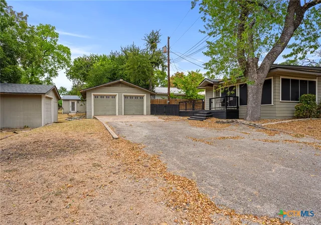 Photo 3 of Sale Pending at 413 Woodland Point Rd, Belton, TX 76513 | MLS# 624501 | Listing updated on 2026-09-18