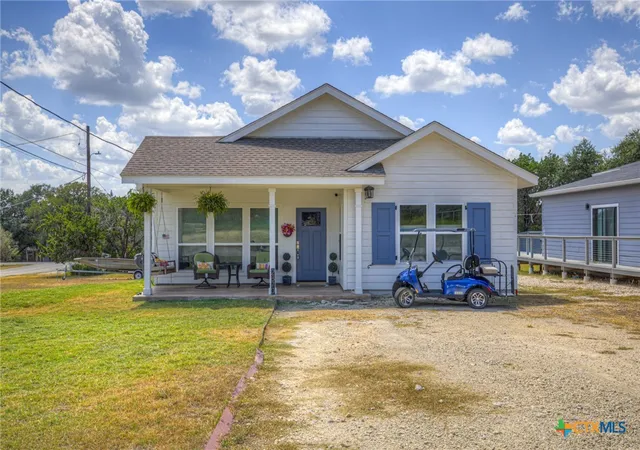 Photo 2 of Single family home for sale at 2870 Candlelight Dr, Canyon Lake, TX 78133 | MLS# 623482 | Listing updated on 2026-09-04