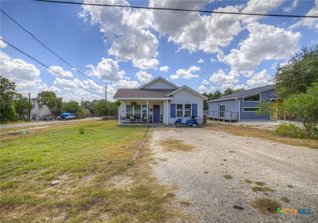 Photo 2 of Single family home for sale at 2870 Candlelight Dr, Canyon Lake, TX 78133 | MLS# 623482 | Listing updated on 2026-09-04