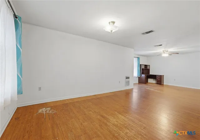 Photo 3 of Single family home for sale at 520 Seydler St, Gonzales, TX 78629 | MLS# 624541 | Listing updated on 2026-09-08