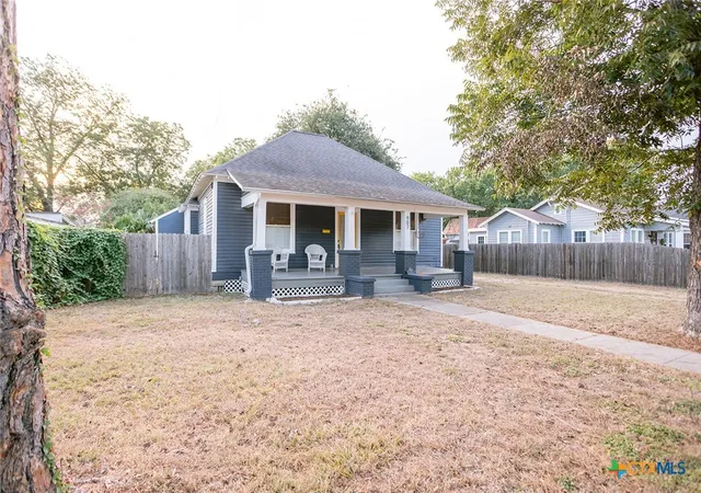 Photo 2 of Single family home for sale at 907 N Craig St, Victoria, TX 77901 | MLS# 624578 | Listing updated on 2026-09-16