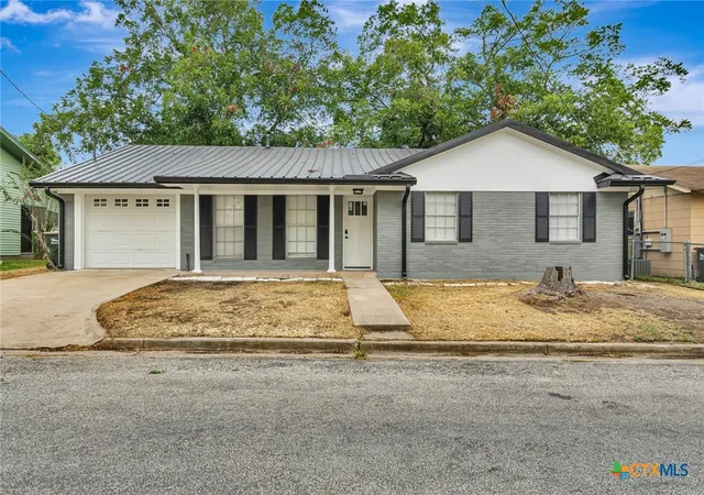 Photo 1 of Single family home for sale at 602 N Market St, Hallettsville, TX 77964 | MLS# 624591 | Listing updated on 2026-09-05