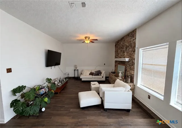 Photo 3 of Single family home for sale at 903 Davie Lee Dr, Copperas Cove, TX 76522 | MLS# 624588 | Listing updated on 2026-09-19
