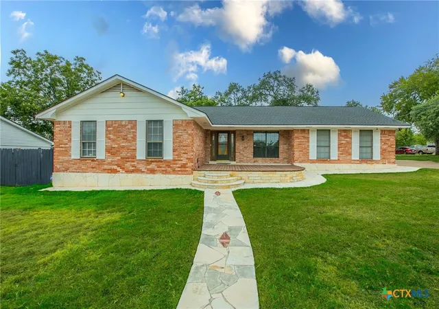 Photo 1 of Single family home for sale at 18 Morgans Point Blvd, Belton, TX 76513 | MLS# 624516 | Listing updated on 2026-09-05