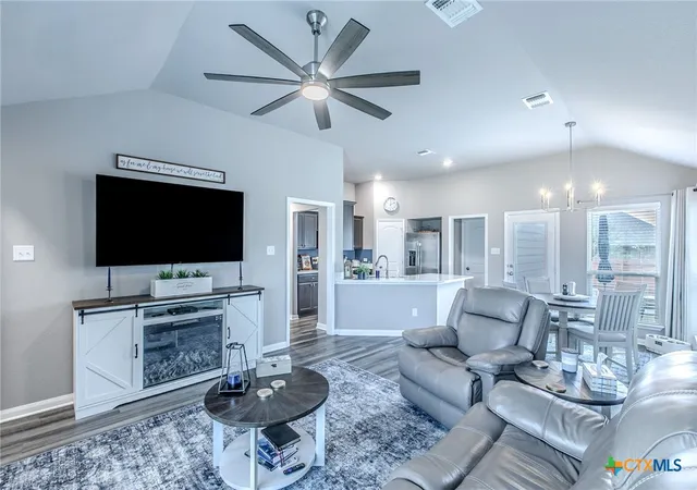 Photo 3 of Sale Pending at 1921 Euclid Dr, Temple, TX 76504 | MLS# 624493 | Listing updated on 2026-10-01