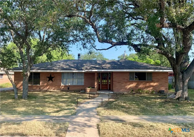 Photo 1 of Single family home for sale at 2202 E Loma Vista Ave, Victoria, TX 77901 | MLS# 623796 | Listing updated on 2026-09-06