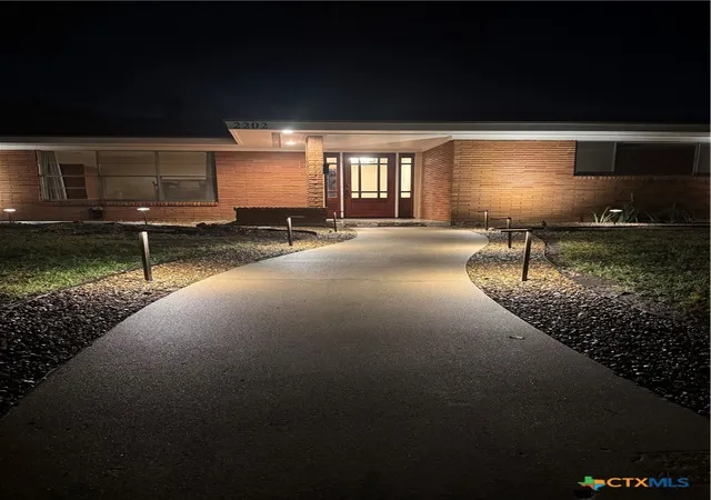 Photo 3 of Single family home for sale at 2202 E Loma Vista Ave, Victoria, TX 77901 | MLS# 623796 | Listing updated on 2026-10-05
