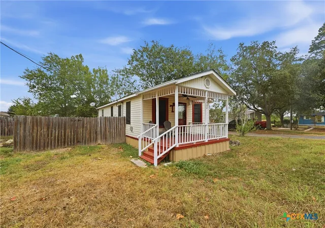 Photo 2 of Single family home for sale at 1904 Dreyer Ln St, Gonzales, TX 78629 | MLS# 624641 | Listing updated on 2026-09-10