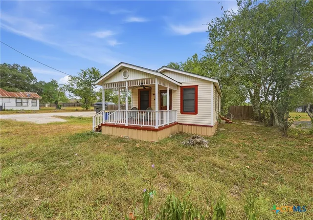 Photo 3 of Single family home for sale at 1904 Dreyer Ln St, Gonzales, TX 78629 | MLS# 624641 | Listing updated on 2026-09-10