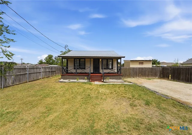 Photo 3 of Sale Pending at 1921 Dreyer Ln, Gonzales, TX 78629 | MLS# 624637 | Listing updated on 2026-09-10
