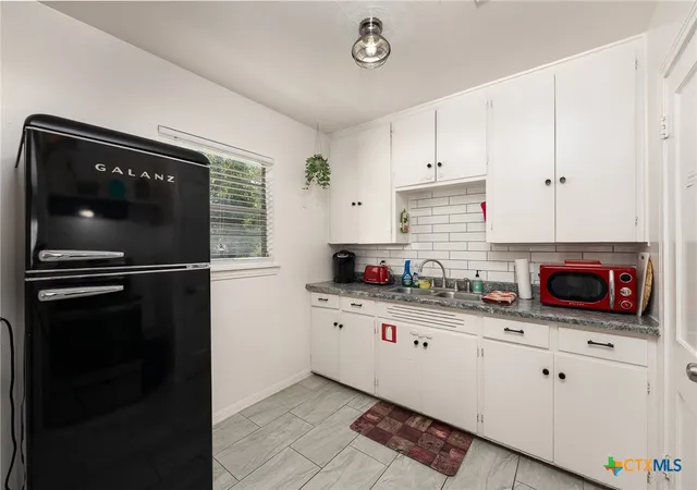 Photo 4 of Single family home for sale at 1802 N 10th Street, Killeen, TX 76541 | MLS# 622932 | Listing updated on 2026-09-07