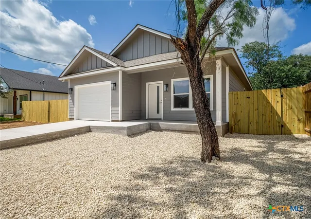 Photo 4 of Single family home for sale at 147 W Pine, Granite Shoals, TX 78654 | MLS# 622363 | Listing updated on 2026-09-15