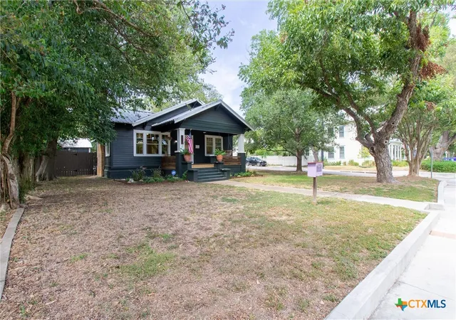 Photo 3 of Sale Pending at 902 W Hopkins St, San Marcos, TX 78666 | MLS# 624688 | Listing updated on 2026-09-22