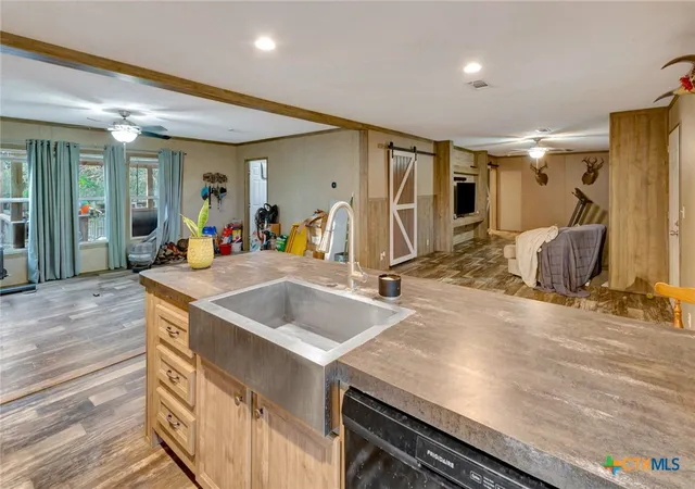 Photo 4 of House for sale at 410 Cr 426, Yoakum, TX 77995 | MLS# 624502 | Listing updated on 2026-09-09
