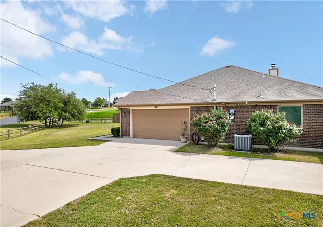 Photo 3 of Single family home for sale at 3941 Wells Dr, Kempner, TX 76539 | MLS# 624710 | Listing updated on 2026-09-08