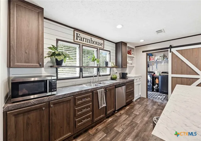 Photo 3 of Manufactured home for sale at 460 Vine St, Kerrville, TX 78028 | MLS# 624722 | Listing updated on 2026-09-08