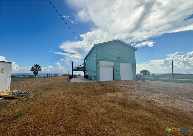 Photo 1 of Single family home for sale at 9 Lee St, Port Lavaca, TX 77979 | MLS# 624721 | Listing updated on 2026-09-08