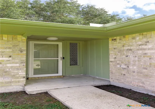 Photo 2 of Single family home for sale at 406 Trent St, Victoria, TX 77905 | MLS# 624655 | Listing updated on 2026-09-09