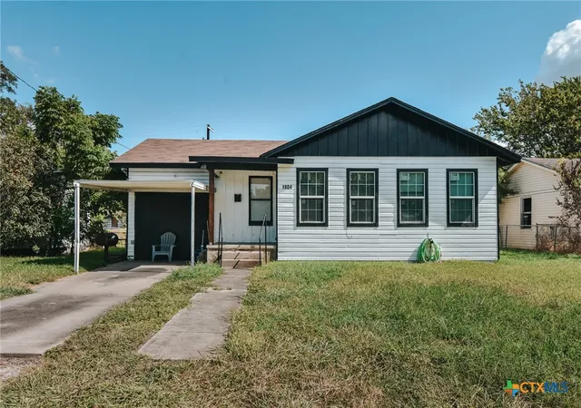 Single family home for sale at 1804 E Guadalupe St, Victoria, TX 77901 | MLS# 624736 | Listing updated on 2026-09-08
