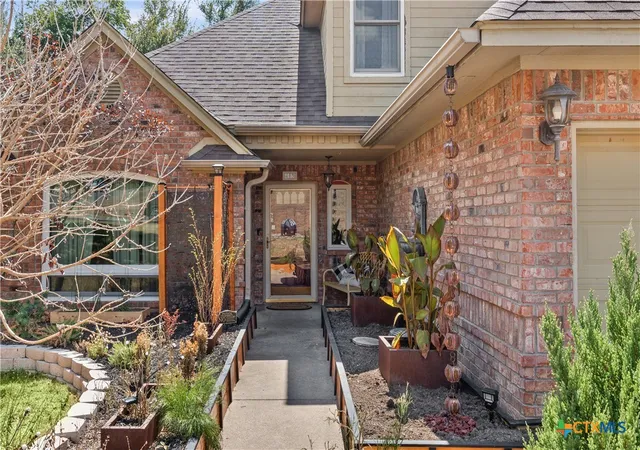 Photo 3 of Single family home for sale at 413 Hallmark Cir, Belton, TX 76513 | MLS# 621047 | Listing updated on 2026-09-09