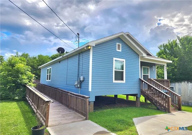 Photo 2 of Single family home for sale at 502 Migl St, Yoakum, TX 77995 | MLS# 624404 | Listing updated on 2026-09-08