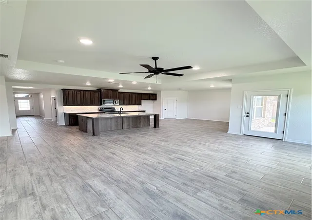 Photo 3 of Single family home for sale at 813 Waylon Cir, Killeen, TX 76542 | MLS# 622170 | Listing updated on 2026-09-08