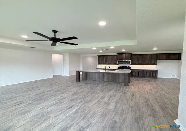 Photo 4 of Single family home for sale at 813 Waylon Cir, Killeen, TX 76542 | MLS# 622170 | Listing updated on 2026-09-08