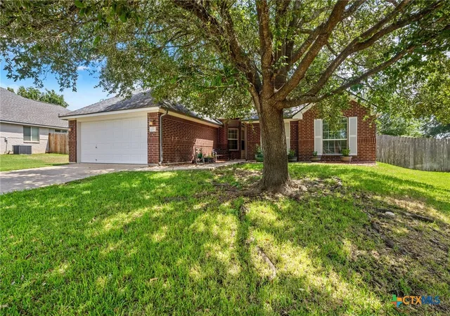 Photo 3 of Single family home for sale at 1203 Woodhollow Dr, Temple, TX 76502 | MLS# 622588 | Listing updated on 2026-10-01