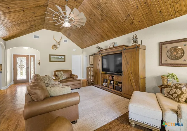 Photo 2 of Single family home for sale at 72 Perdido Ct, Victoria, TX 77905 | MLS# 624715 | Listing updated on 2026-09-09