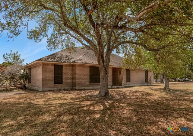 Photo 2 of Single family home for sale at 513 Bambi Dr, Victoria, TX 77904 | MLS# 624614 | Listing updated on 2026-09-09