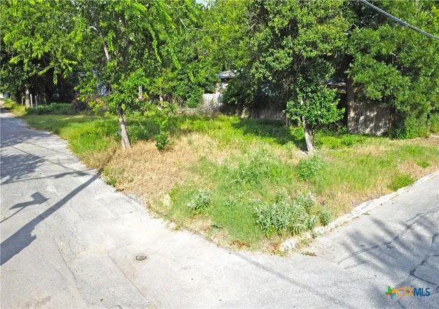 Photo 3 of Land for sale at 740 Comal Ave, New Braunfels, TX 78130 | MLS# 624818 | Listing updated on 2026-09-16